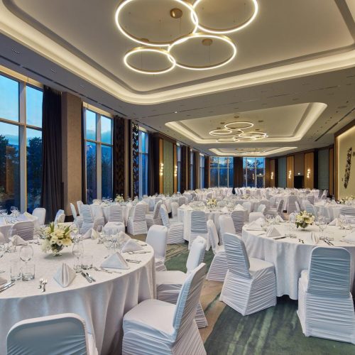 9-1hilton-sofia-ballroom-wedding